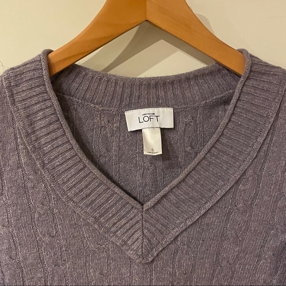 Loft purple Vneck sweater EUC